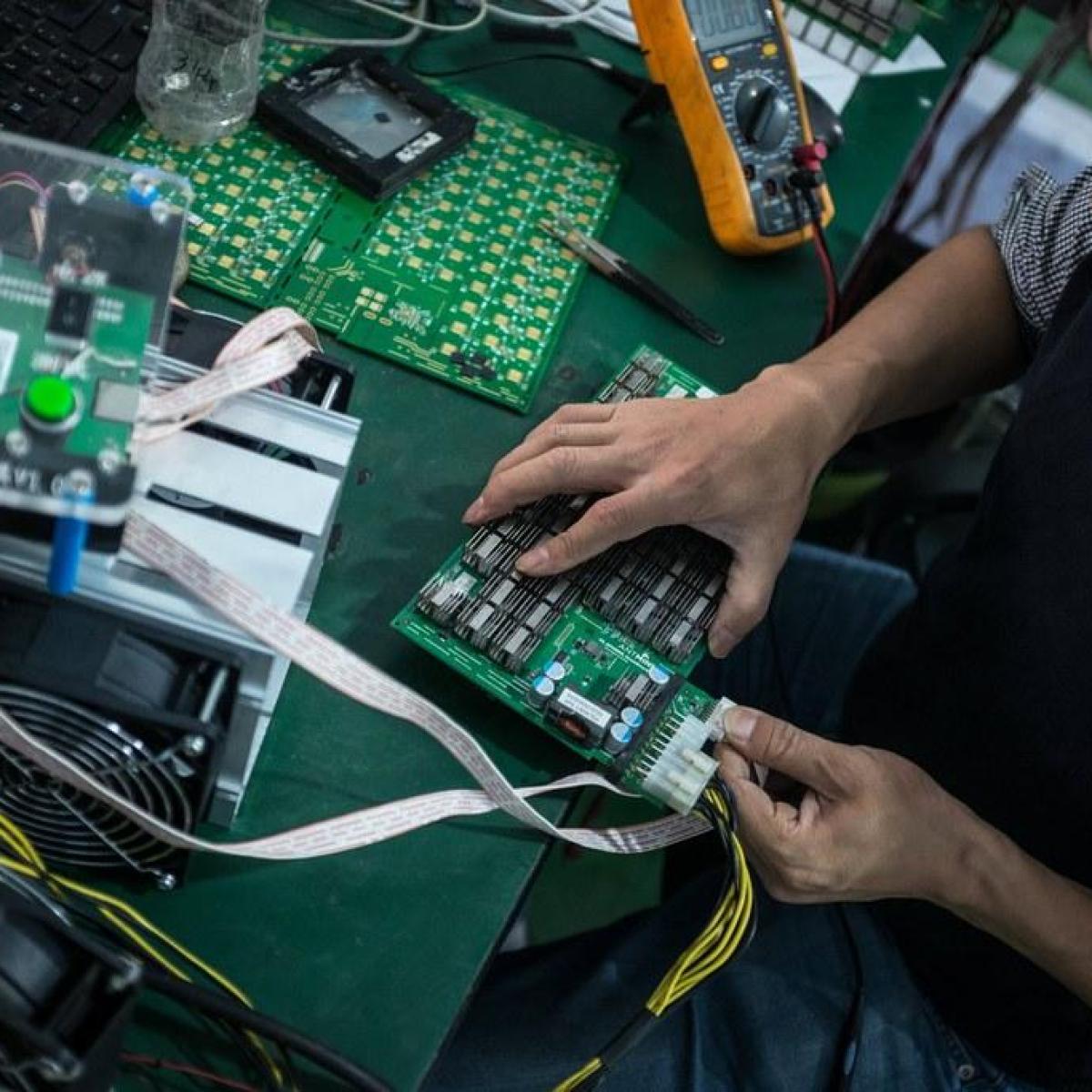 北京比特大陆科技公司以瑞士为跳板扩张欧洲市场- SWI swissinfo.ch