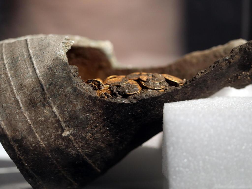 The Twelve Caesars Gold Color Coin Gift Pack - Roman