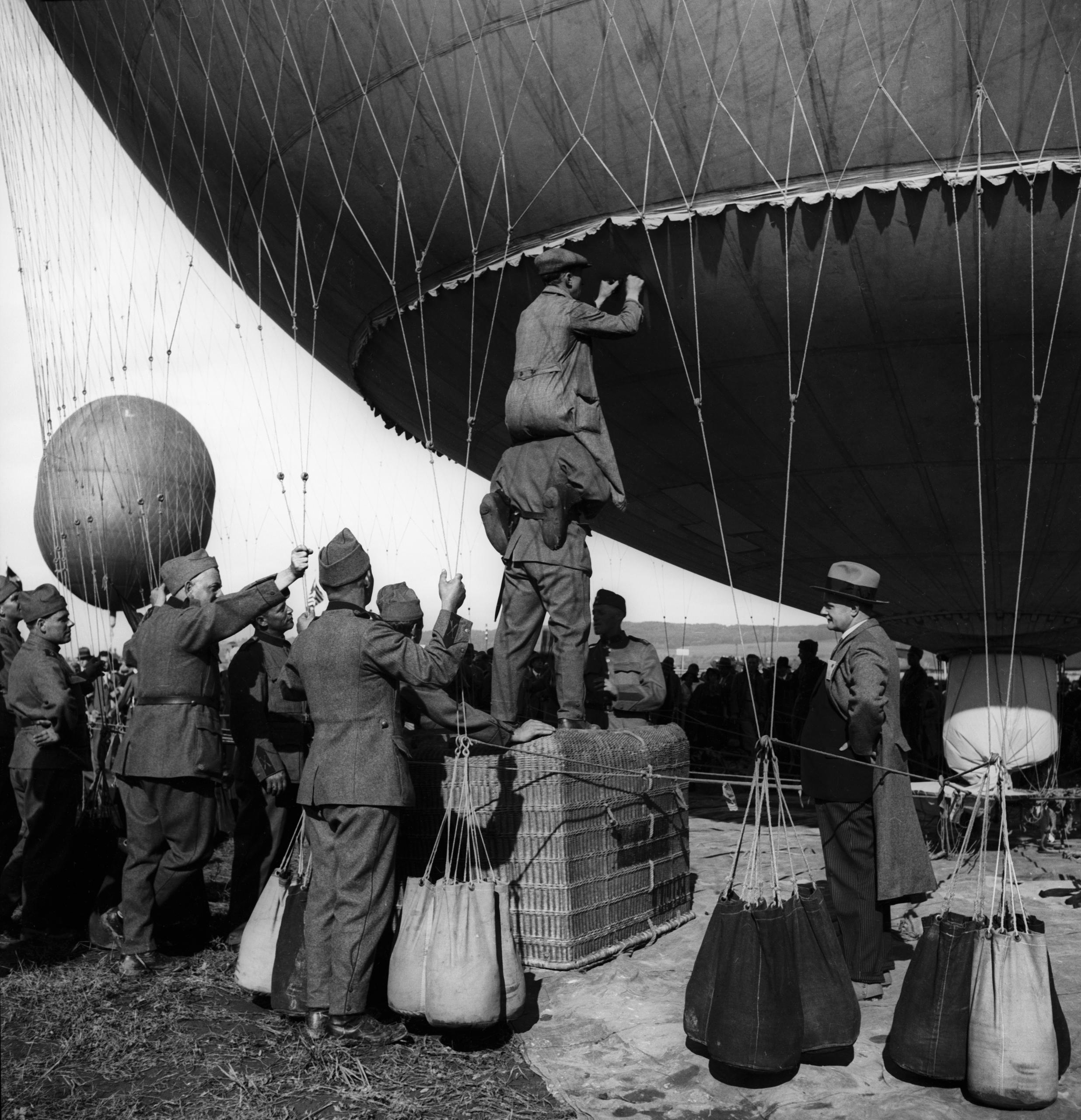 Control de un globo en Basilea 1932