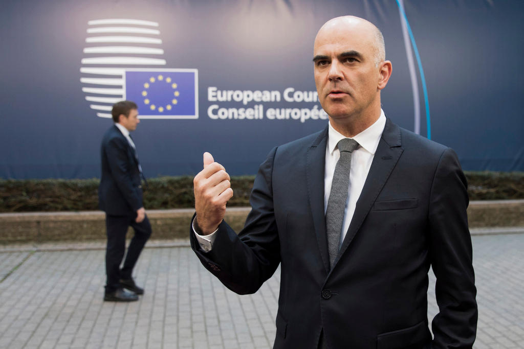Alain Berset in front of the Europa Building in Brussels