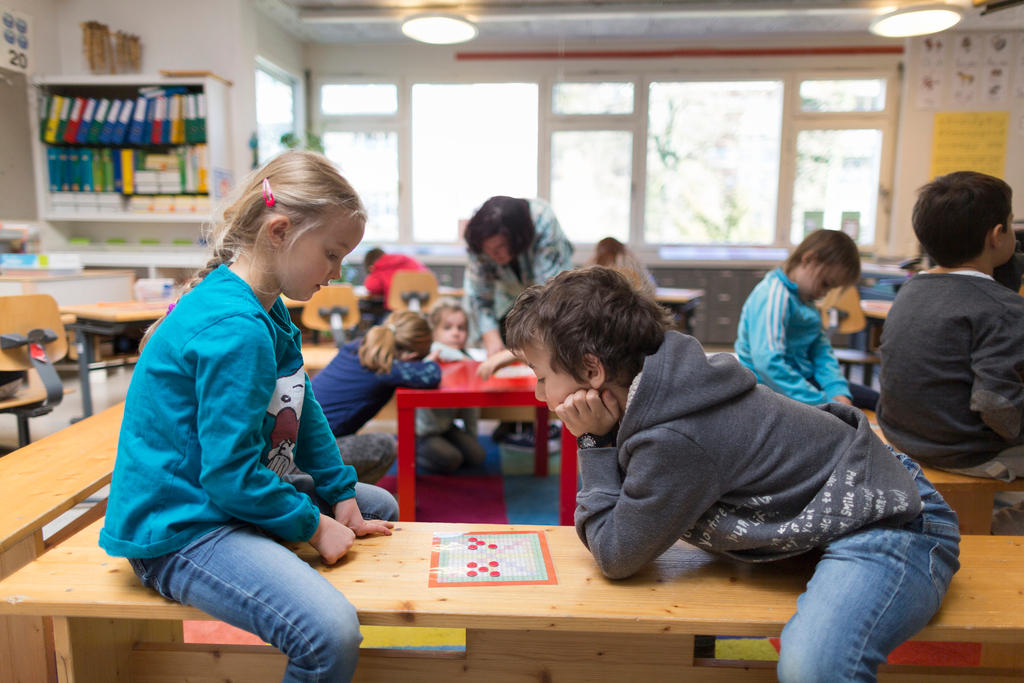 niños estudiando matemáticas