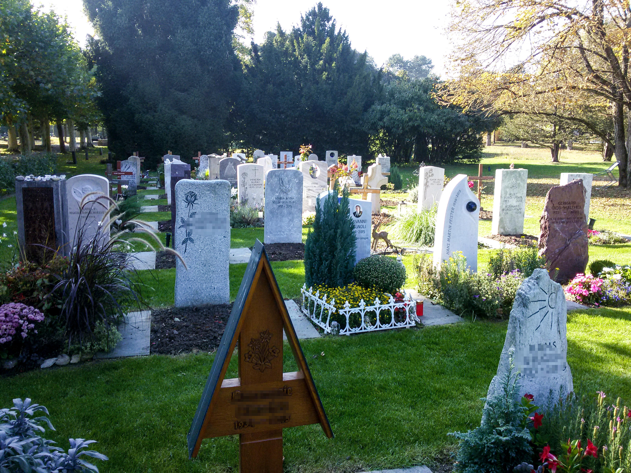 Catholic graves in the Bremgarten cemetery