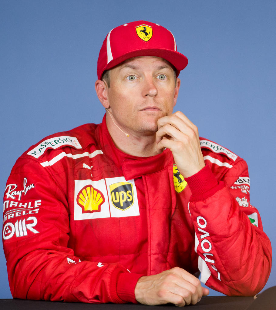 Kimi Raikkonen, piloto de Ferrari, en mono