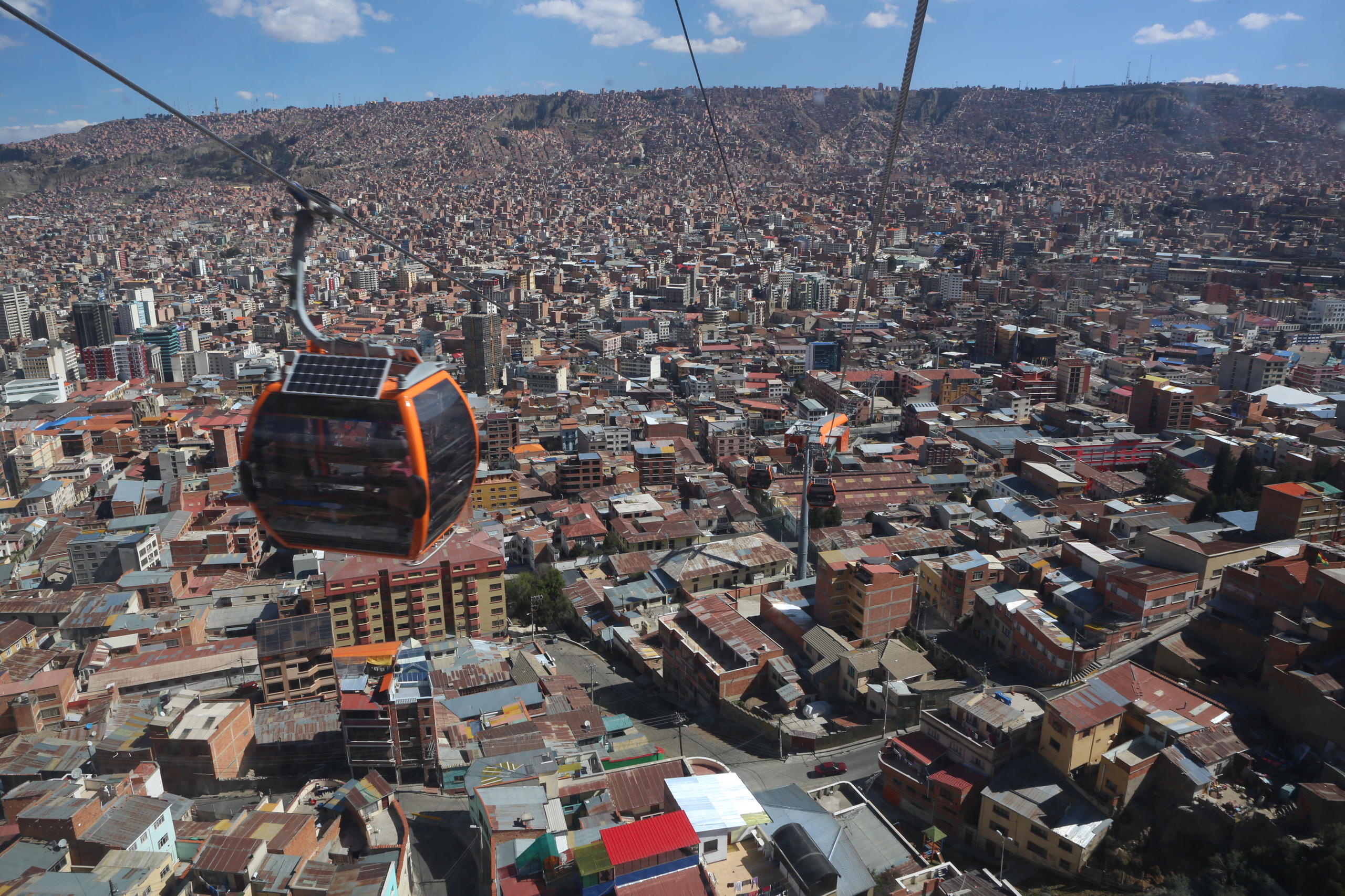 Teleférico em uma cidade