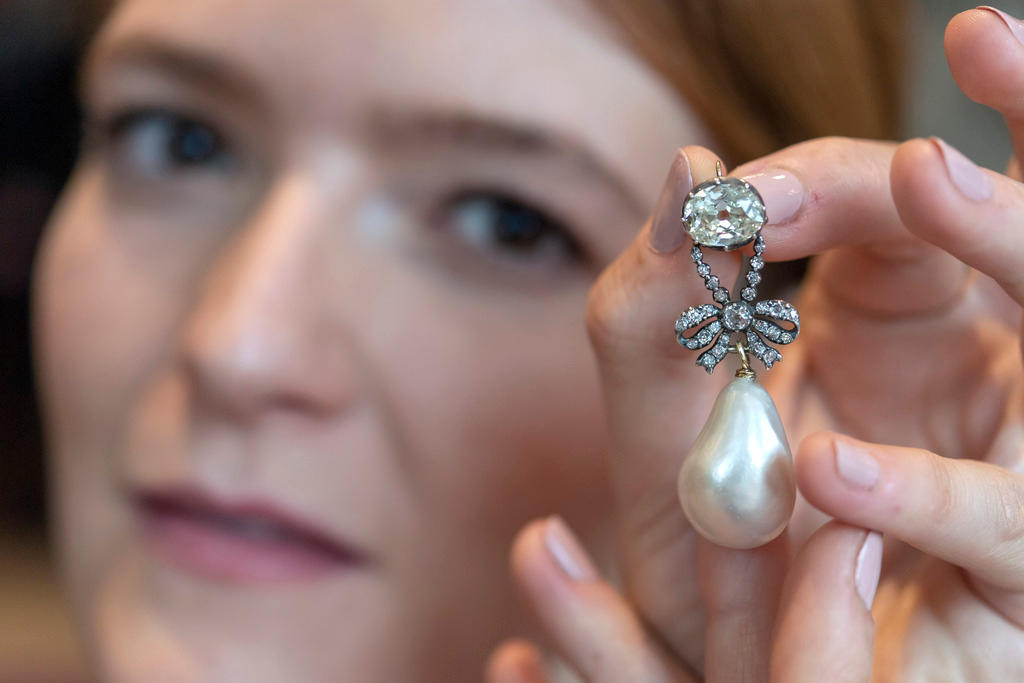 Marie-Antoinette up for auction.