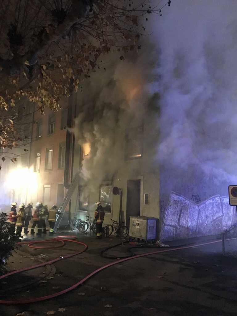 Los bomberos en plena acción