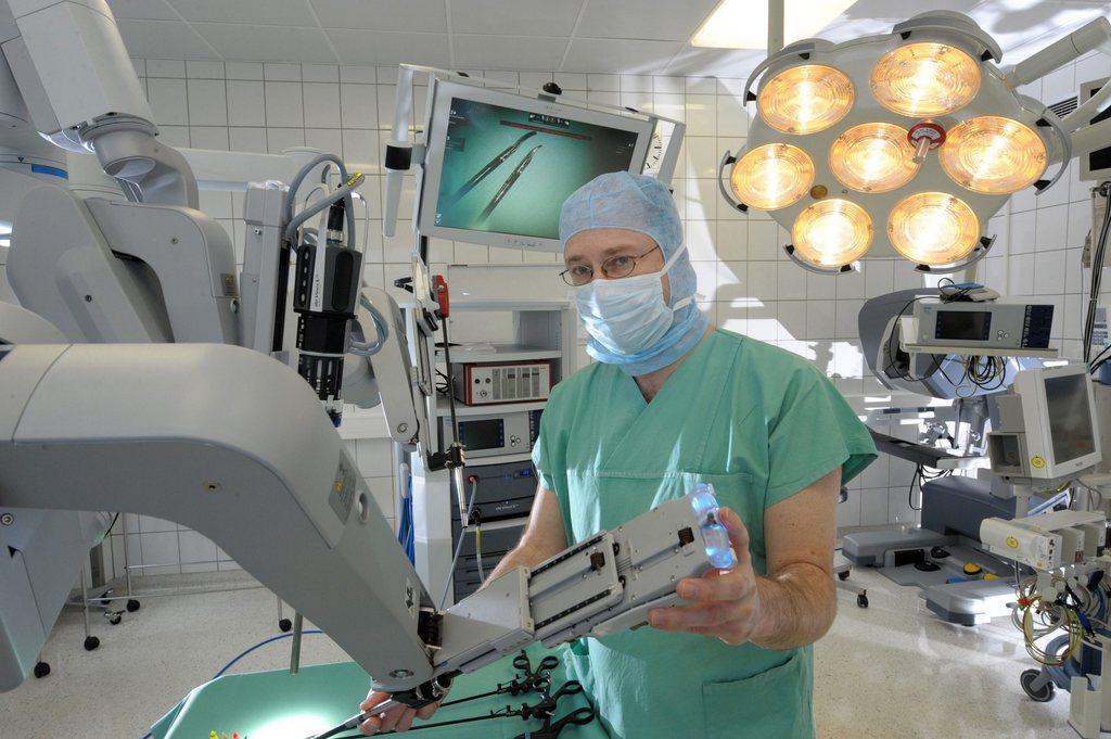 surgeon and machine