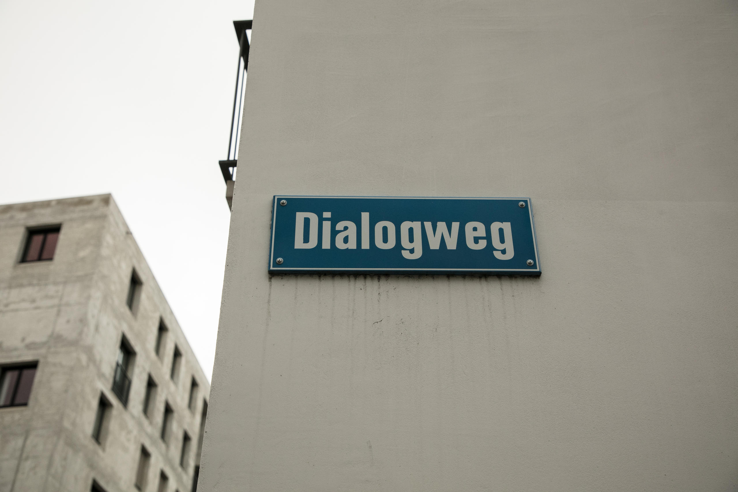 Placa de la calle Dialogweg