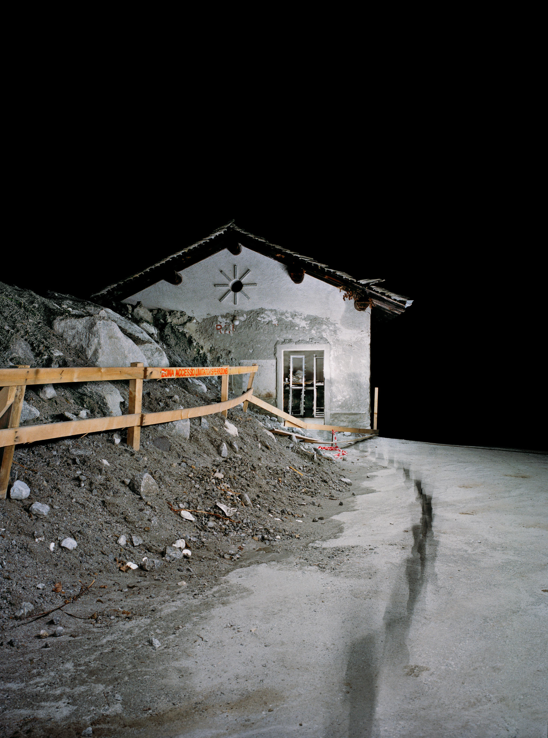Geröll, Haus, Nacht.