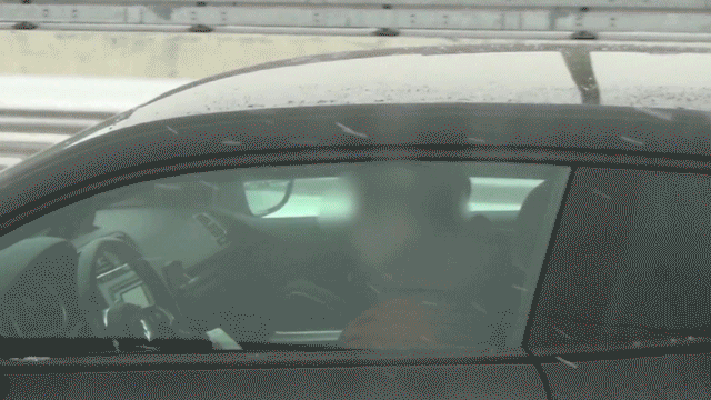 People text messaging or reading while driving