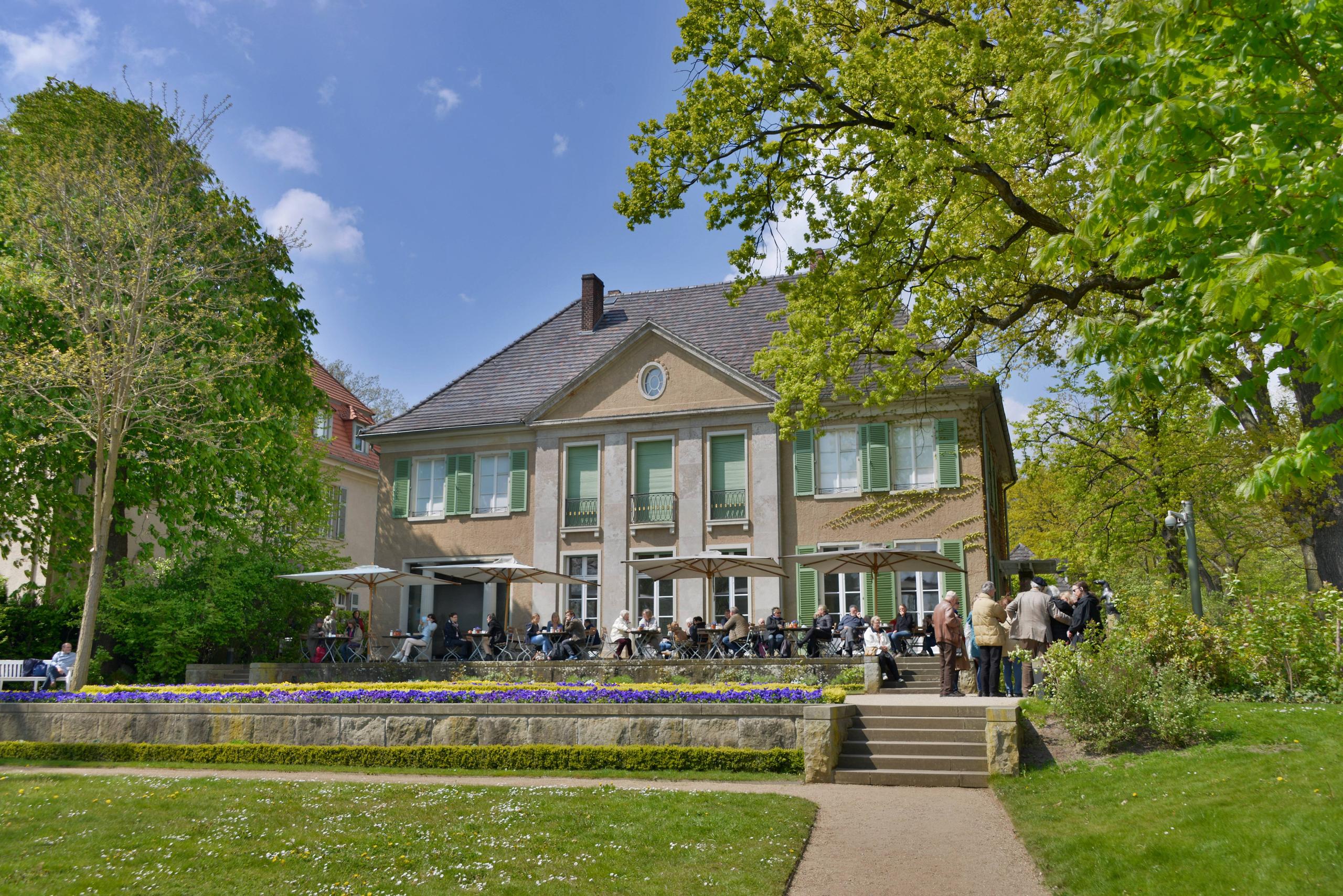 La Villa Liebermann a Berlino e parte del suo giardino.