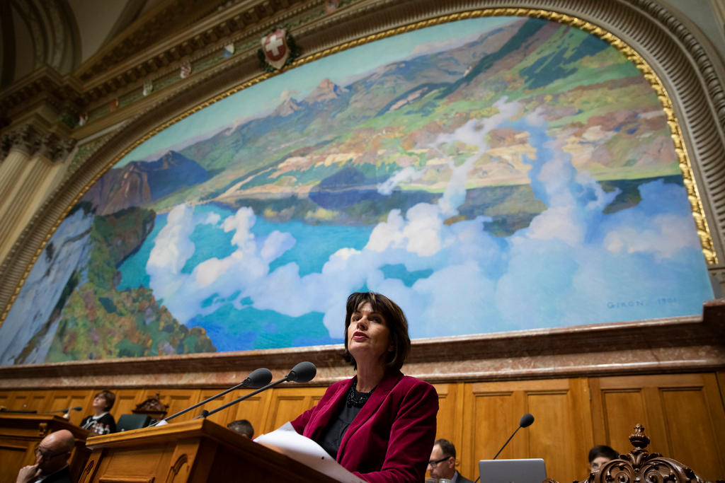 Environment Minister in parliament