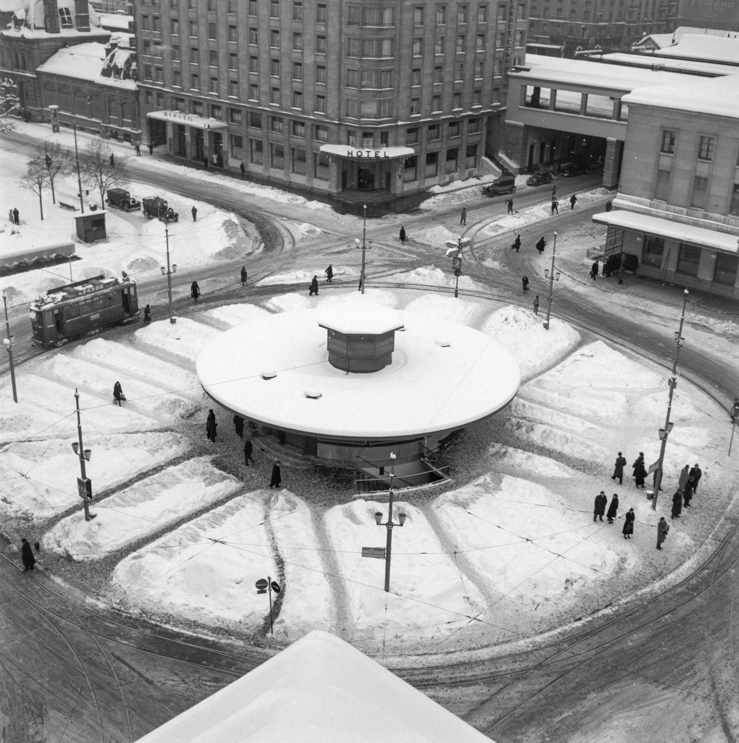 Snowy roundabout