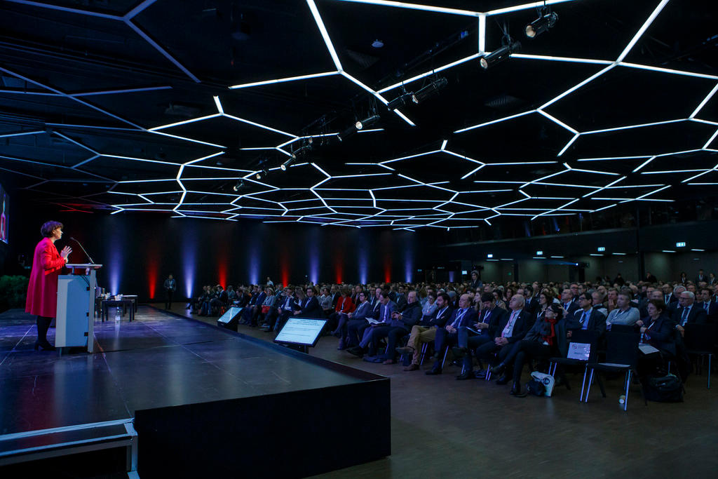 Doris Leuthard en un foro público