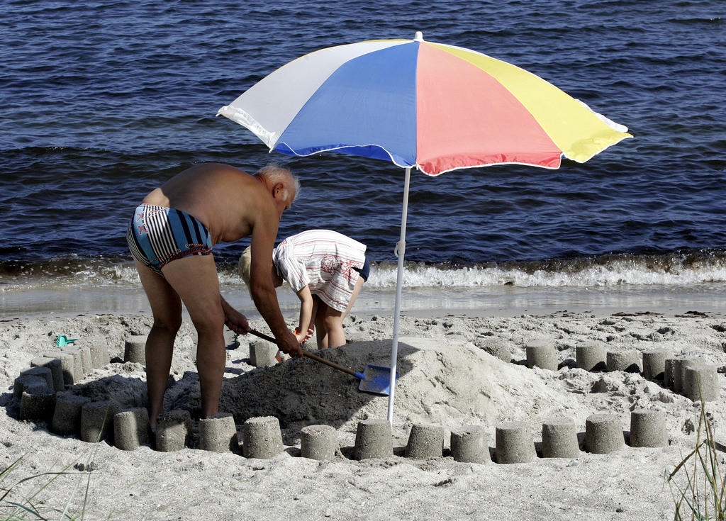 Senior am Strand