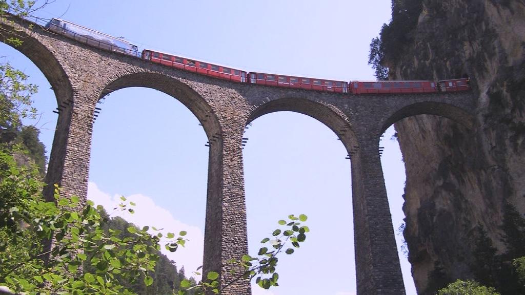 A train of the Rhaetian Railway on the the Landwasser viaduct