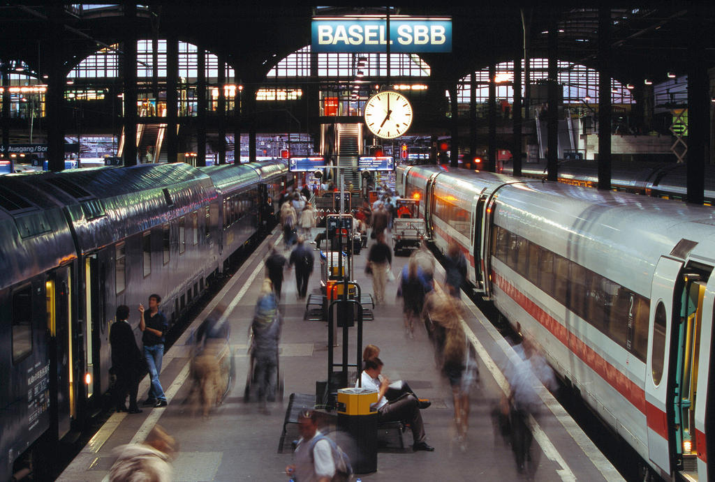 Horloge dans la gare de Bâle.