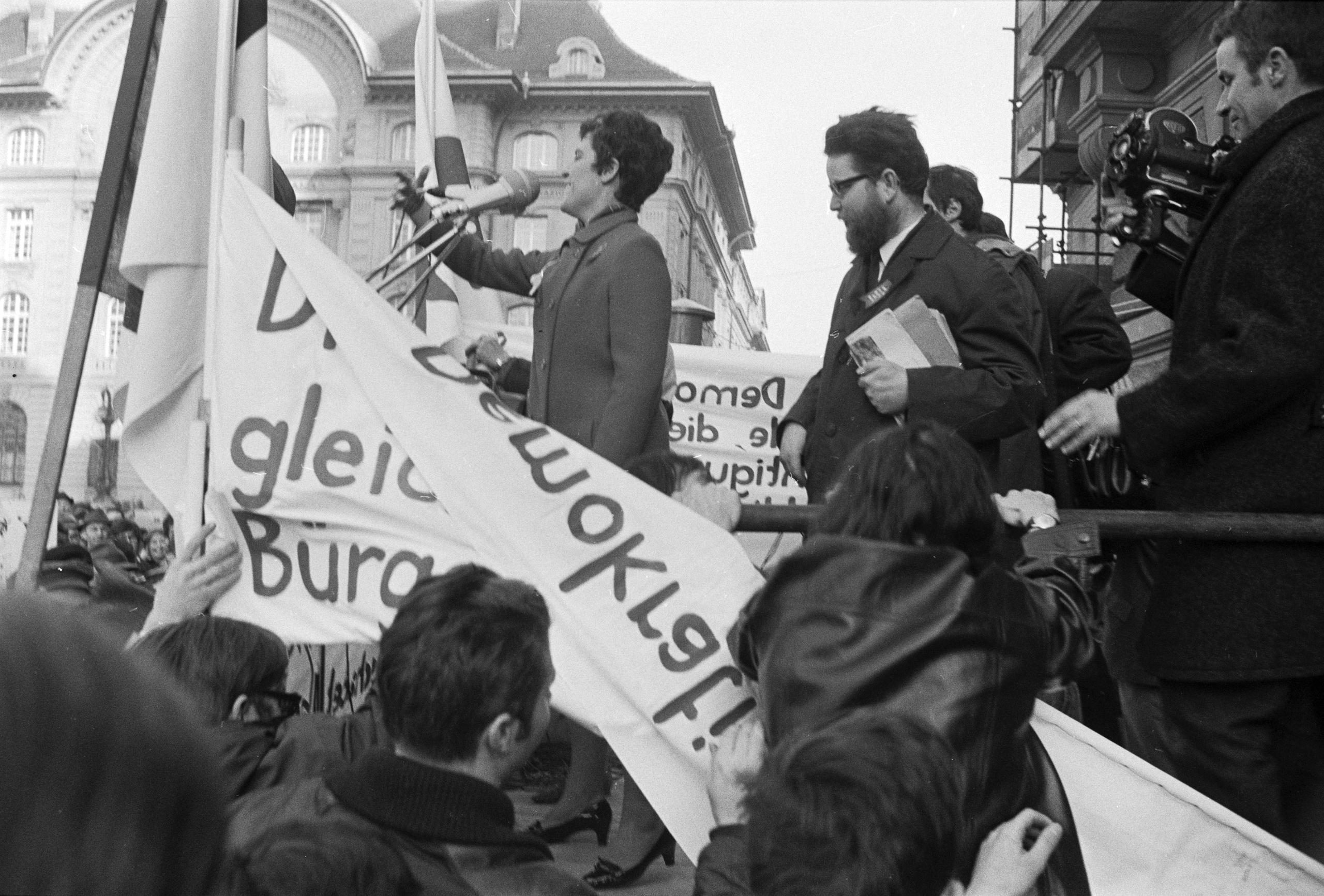 Allocution pendant une manifestation