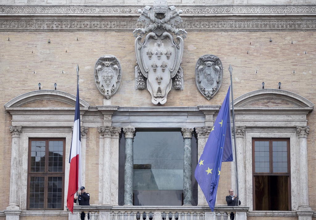 La facciata del palazzo Farnese, sede dell ambasciata francese a Roma