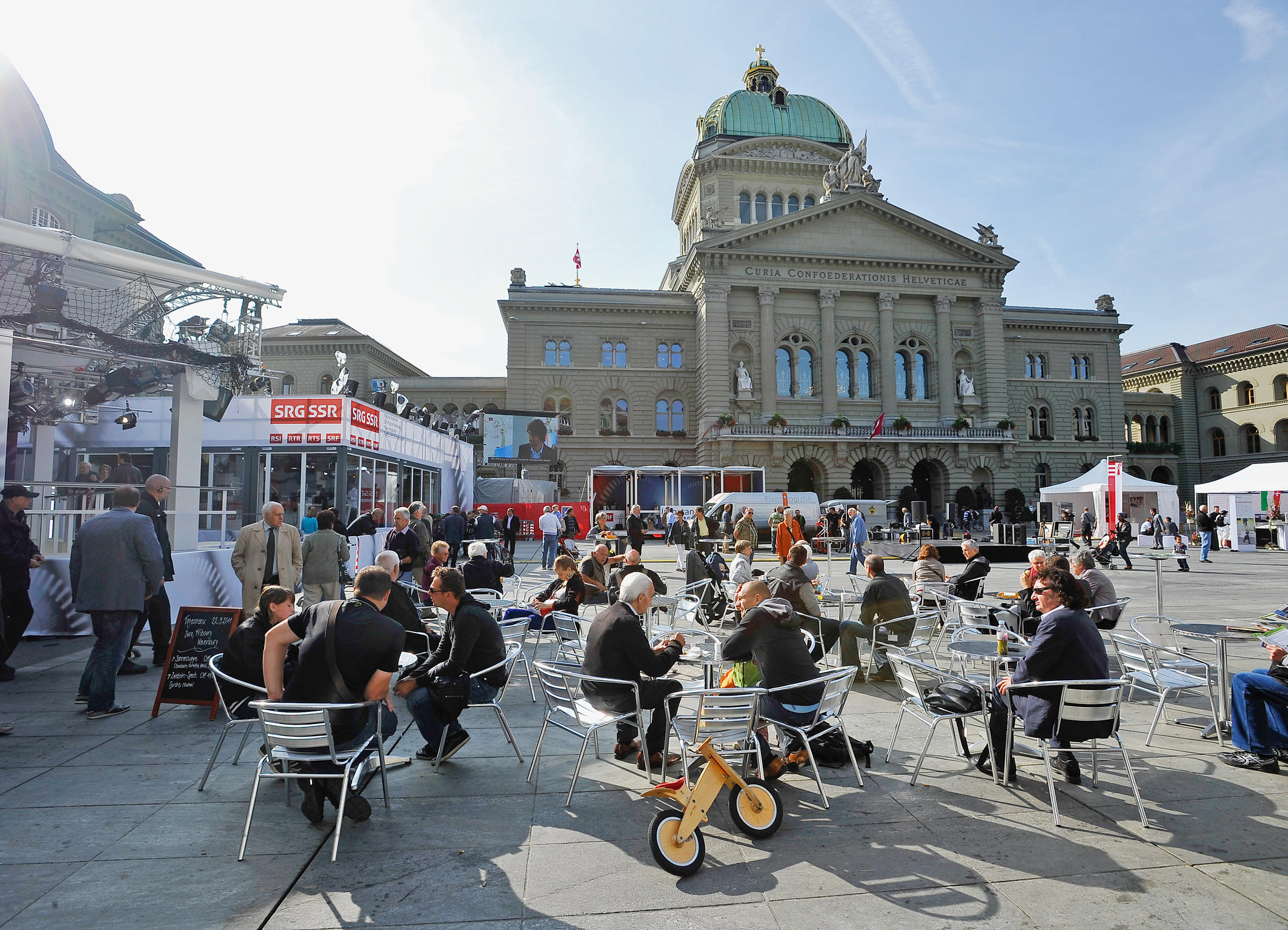 parliament building and street cafe