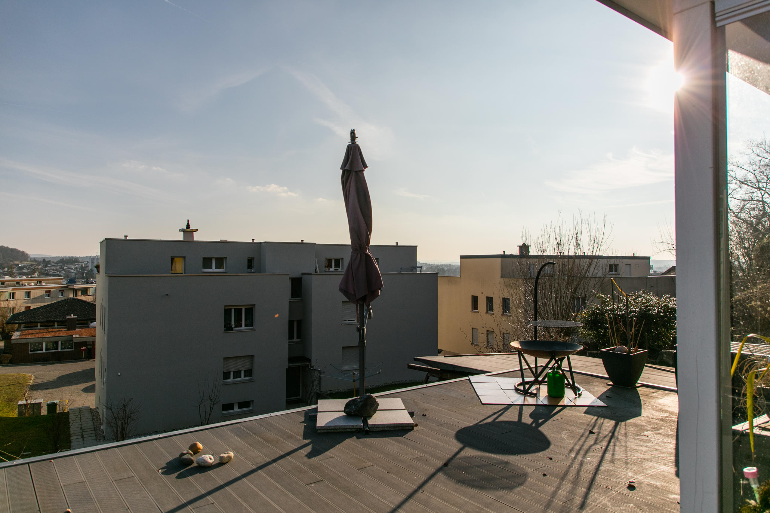 Aussicht von der Terrasse in die Alpen