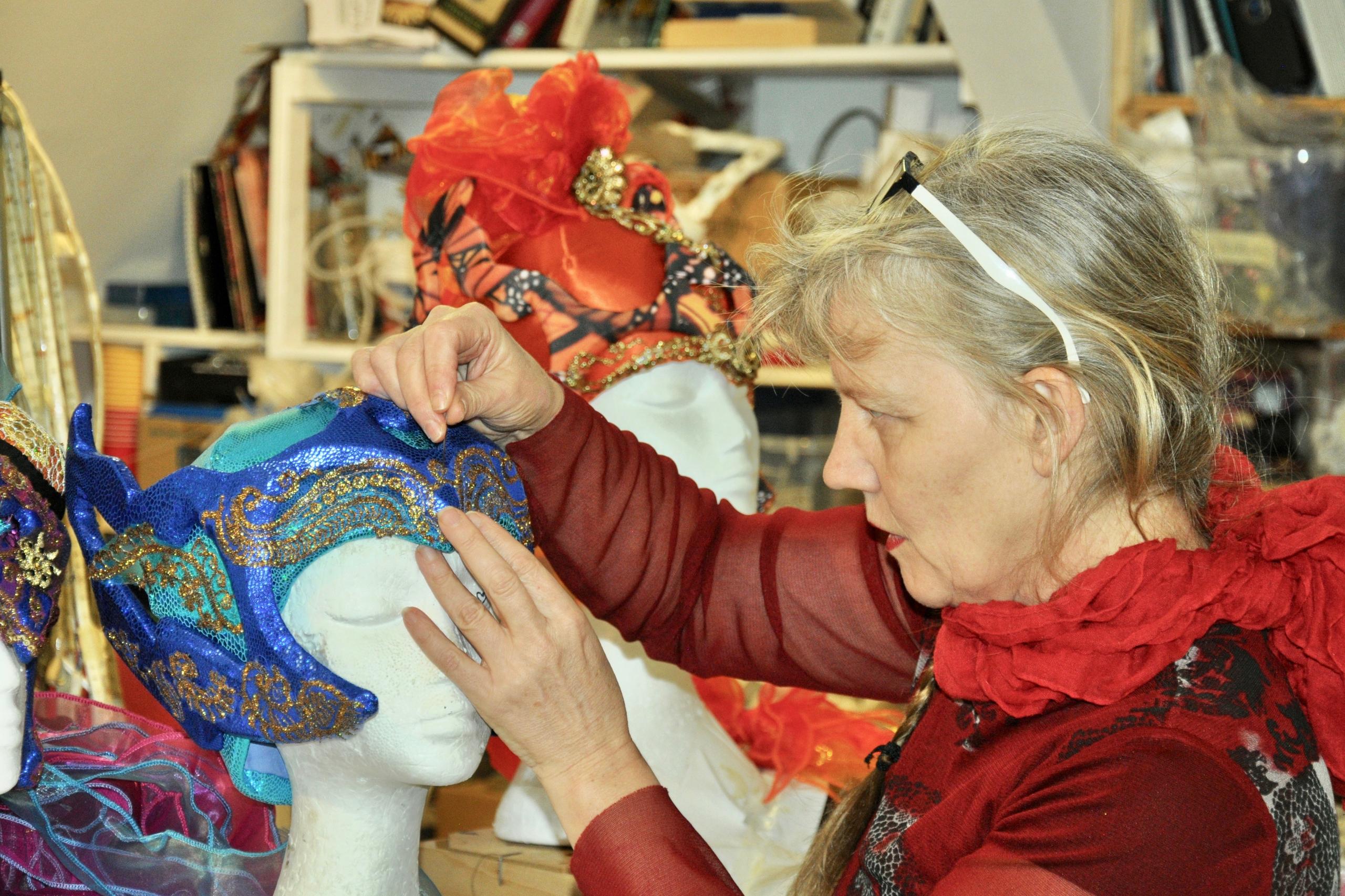 Janine Jaeggi im Atelier