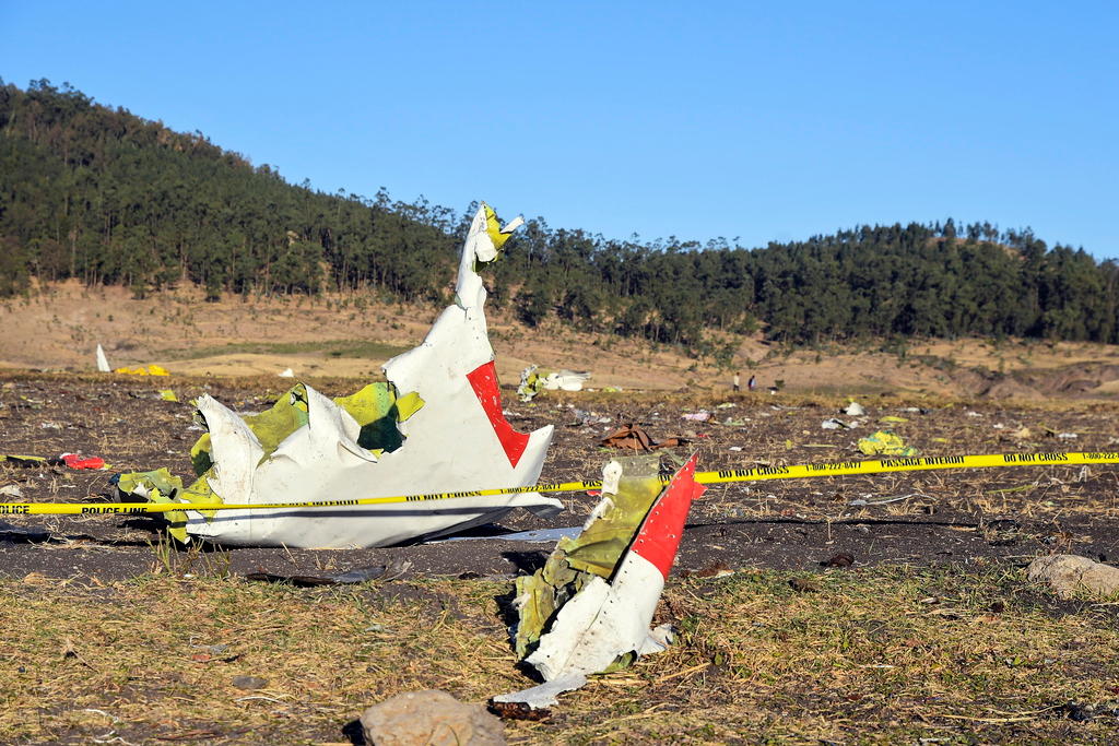 Un rottame del Boeing 737 Max precipitato domenica in Etiopia.