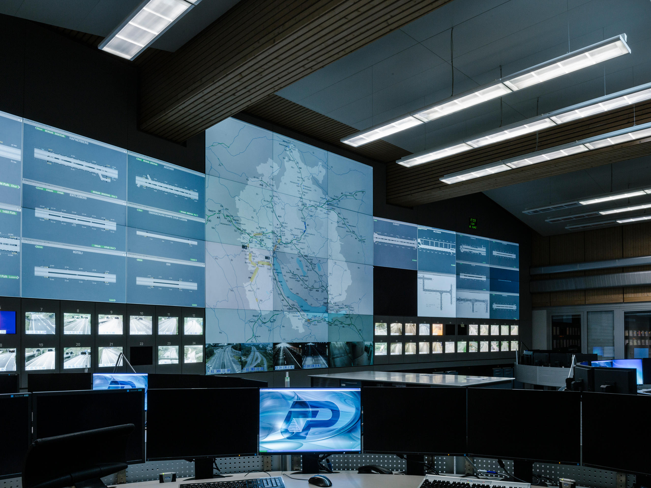 Zurich police monitoring screens