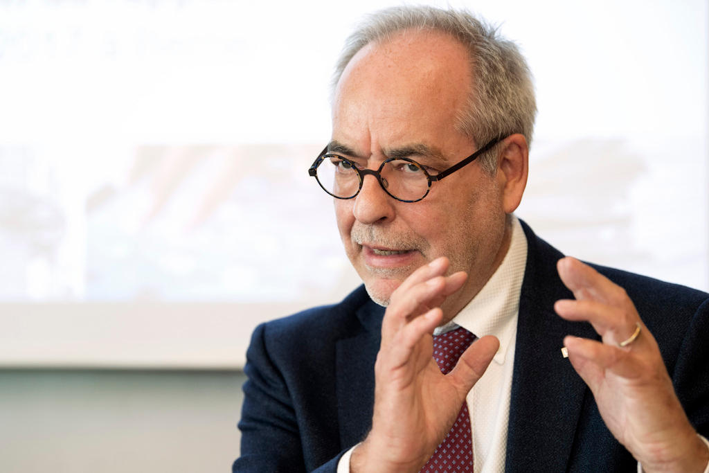 otfried jarren an einer Pressekonferenz