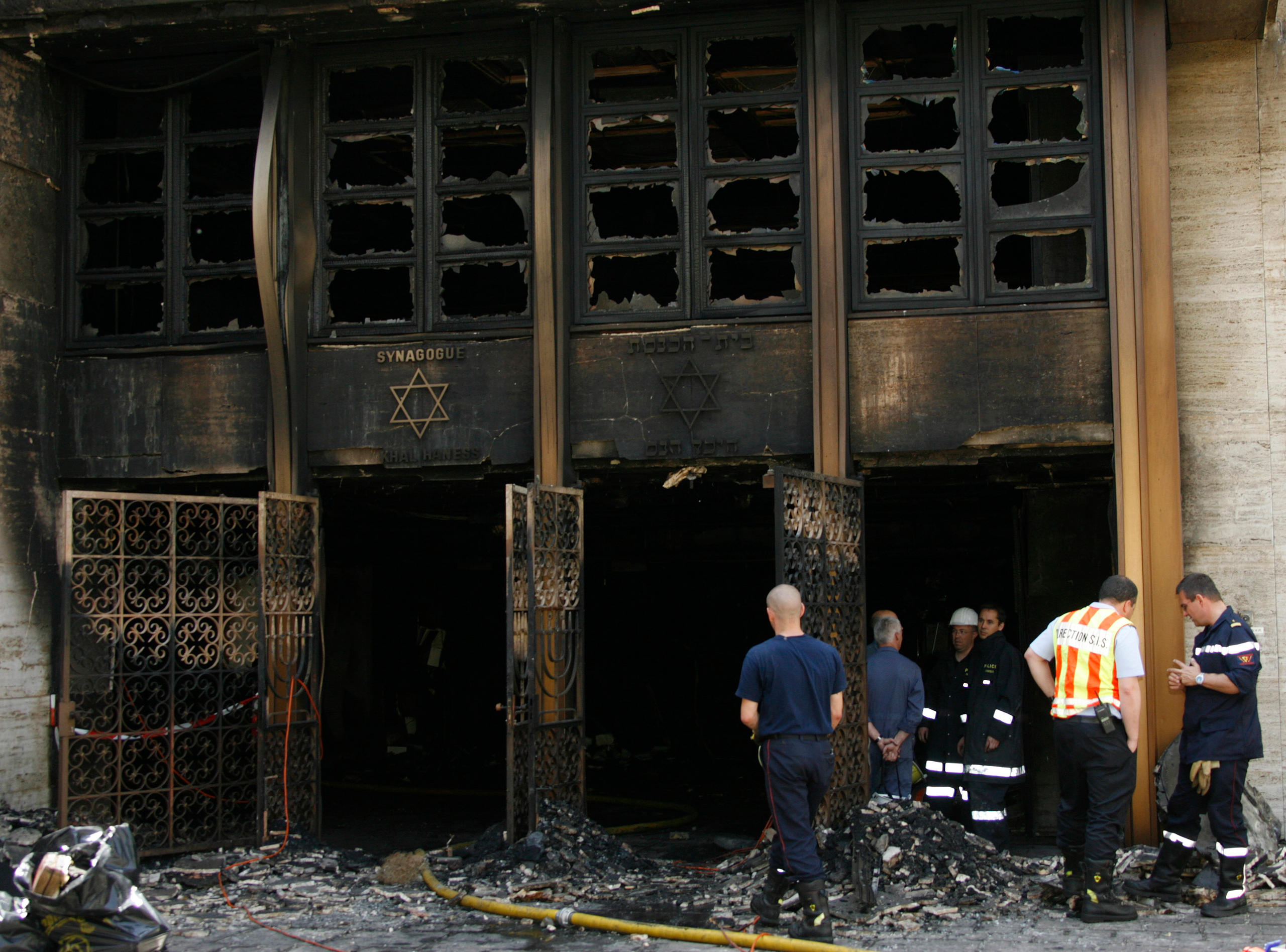 Synagoge nach Brandstiftung