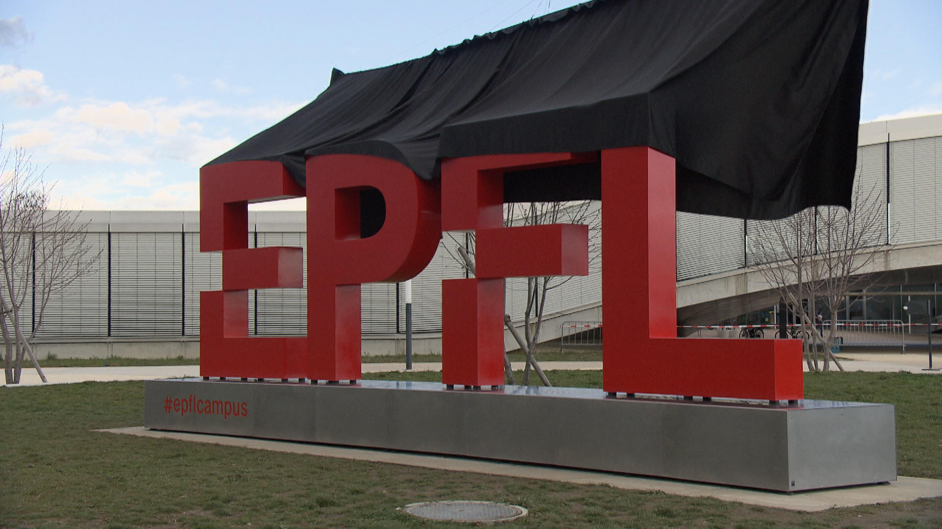 Логотип EPFL
