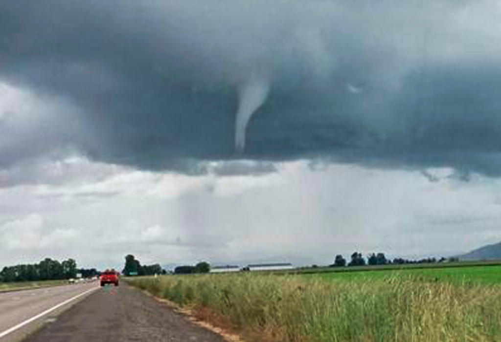 Il tornado che ha seminato distruzione in Alabama.