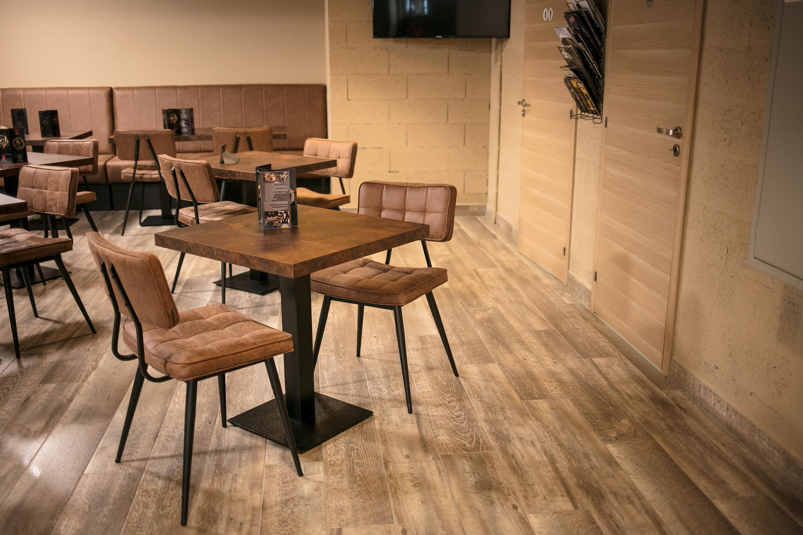lounge cafeteria
