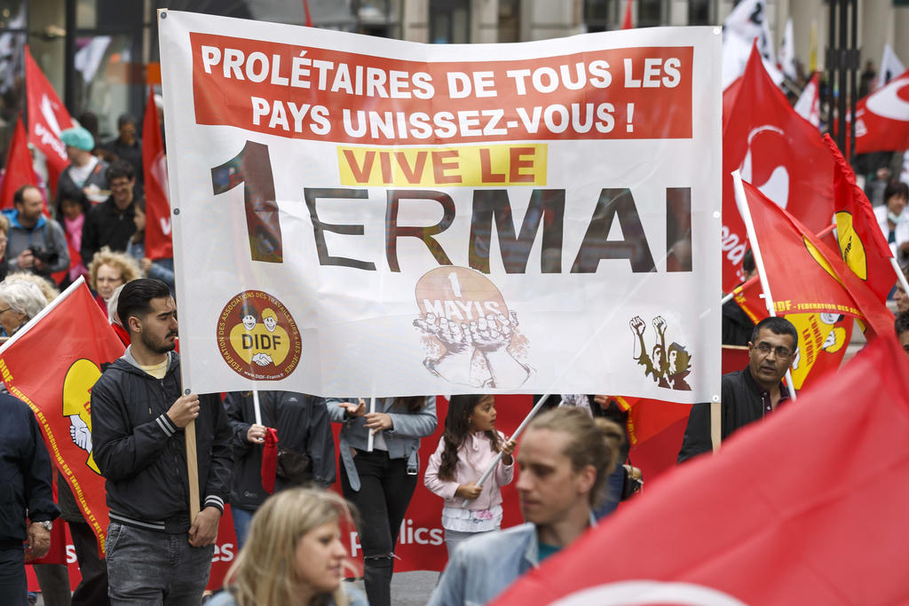 Pancarte du 1er mai lors d une manifestation