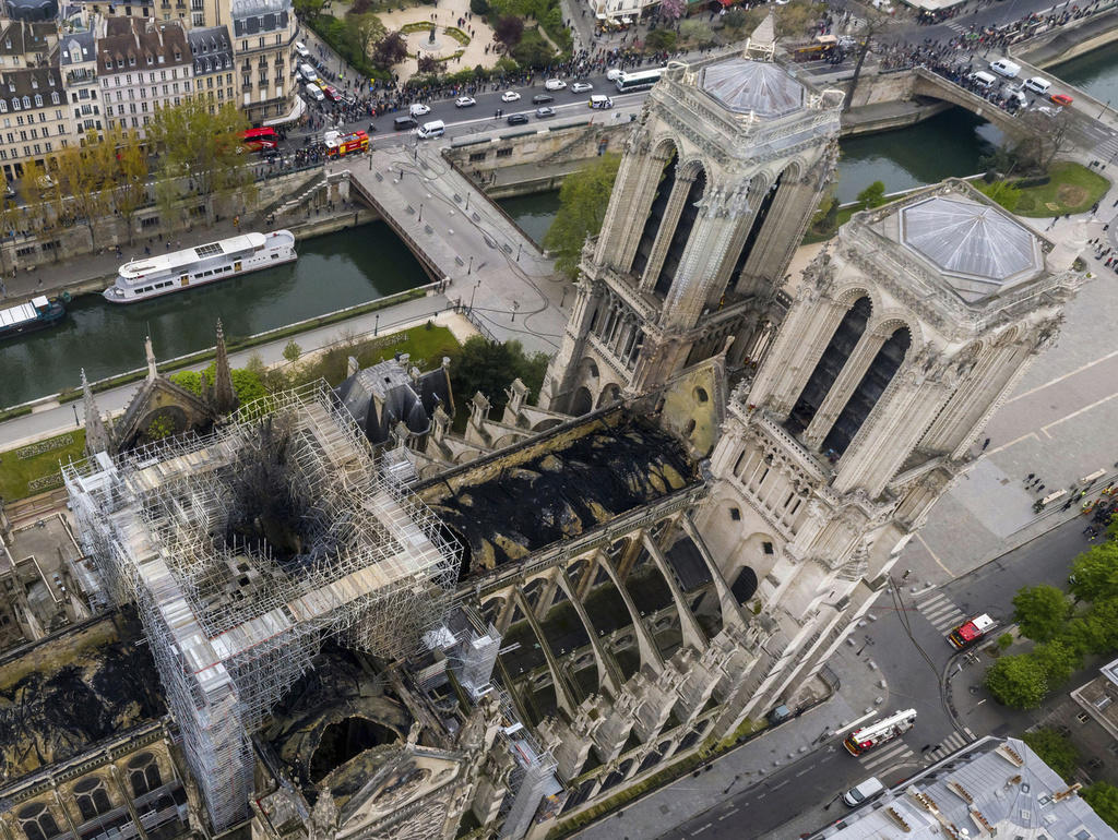Notre Dame dopo l incendio
