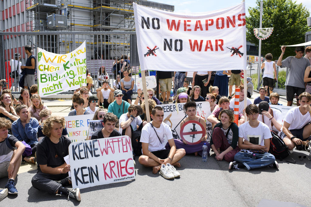 Demonstrators outside Ruag in Bern