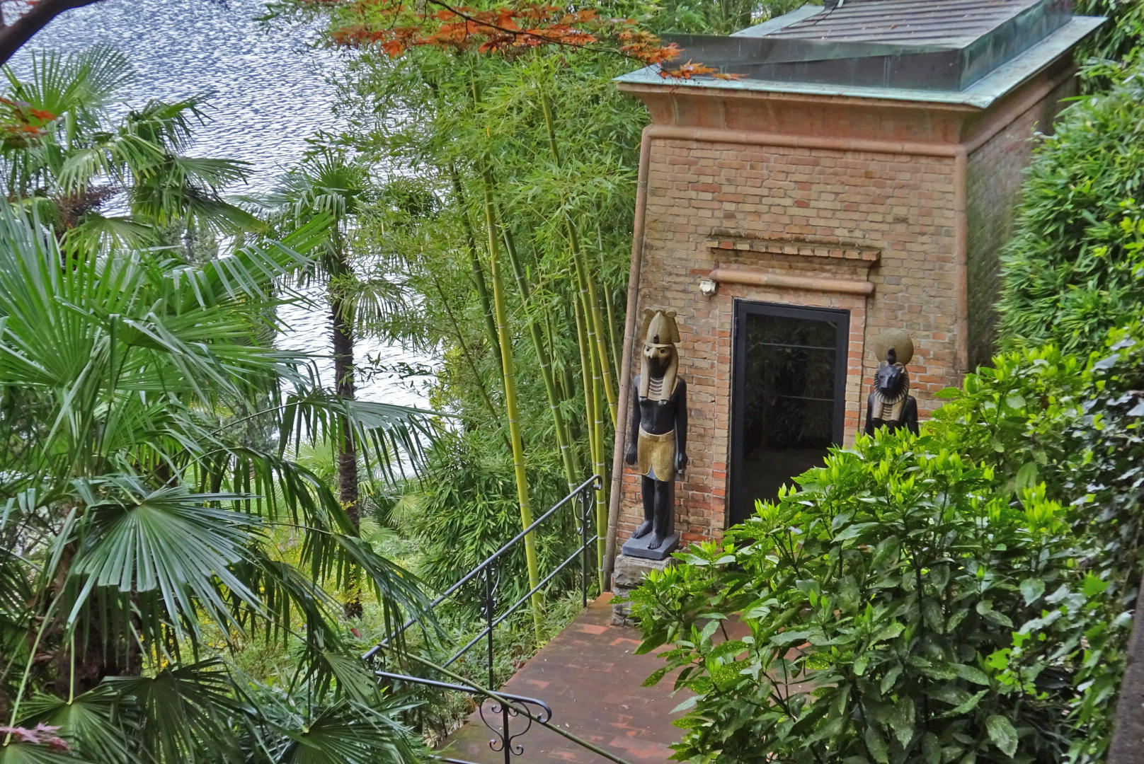 Vista aerea di un padiglione all interno di un giardino botanico