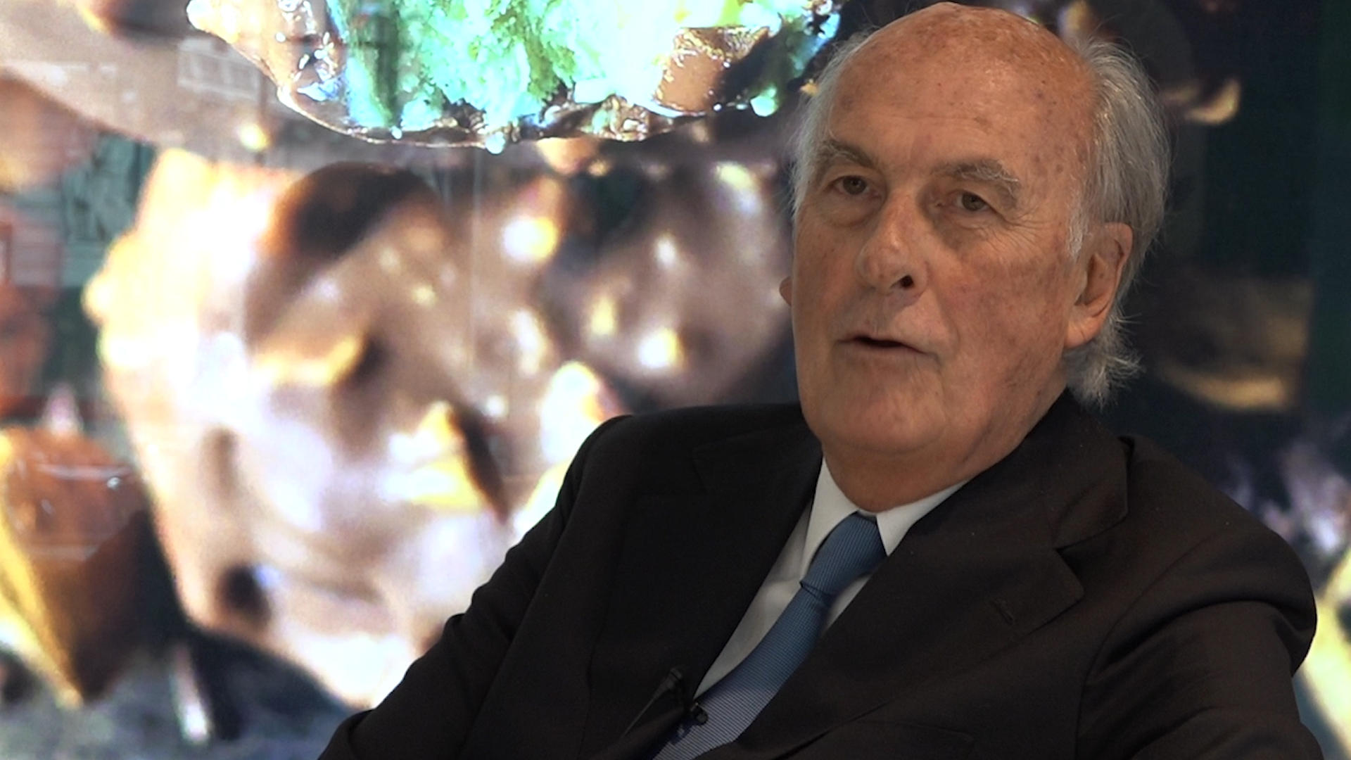 Primo piano di Giorgio Berner colto allo Swiss corner di Piazza Cavour a Milano