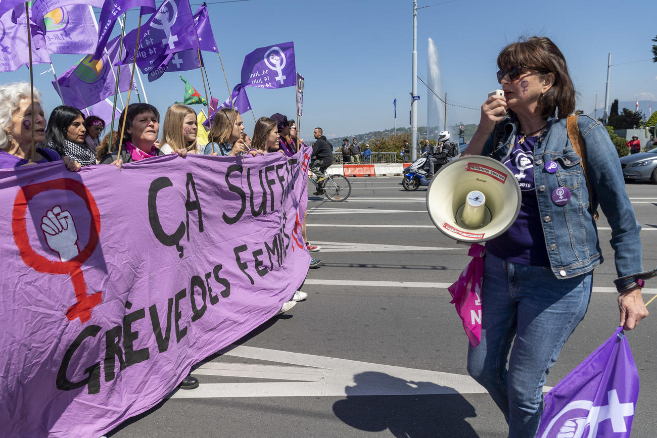 Des femmes manifestent