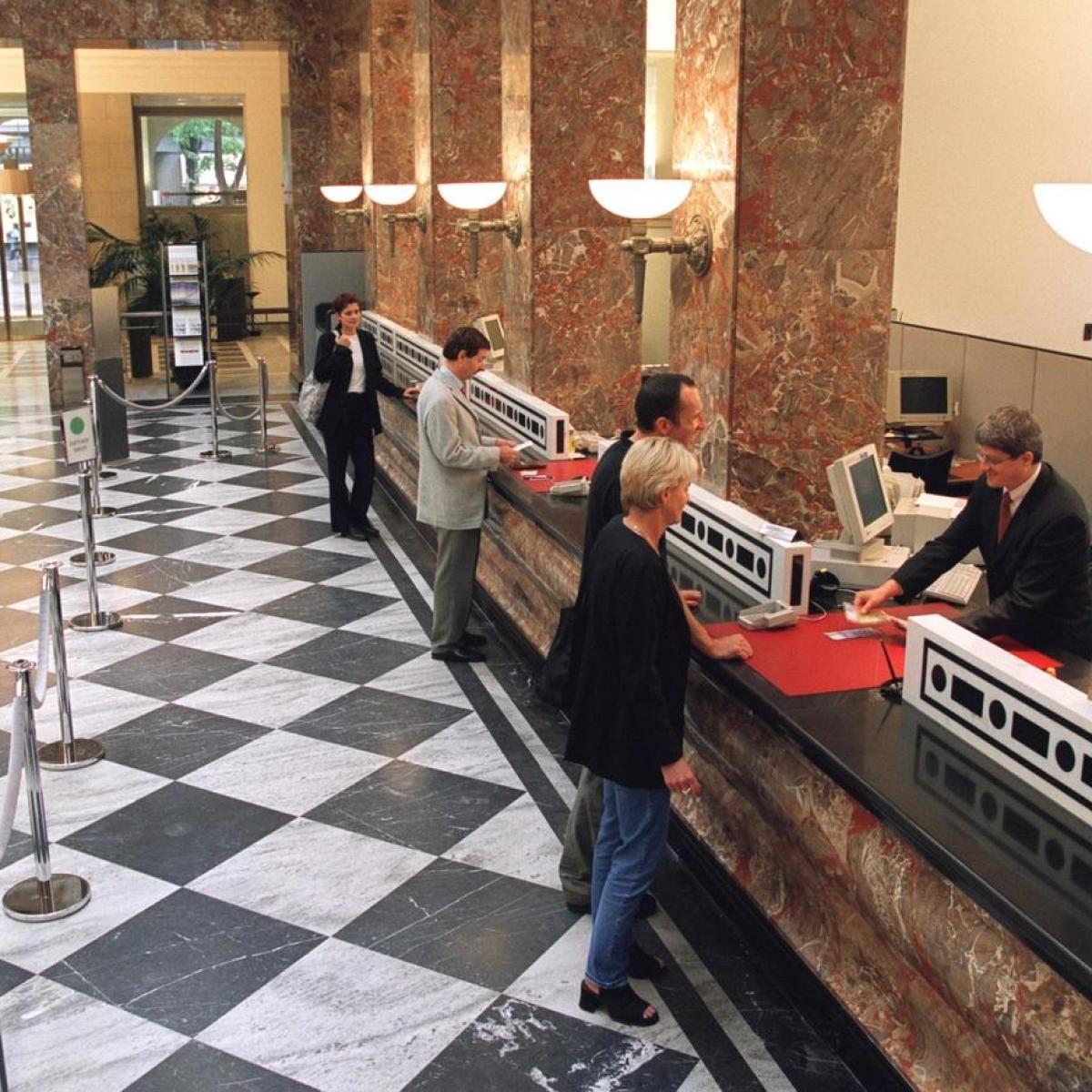 銀行の信頼回復は道半ば - SWI swissinfo.ch