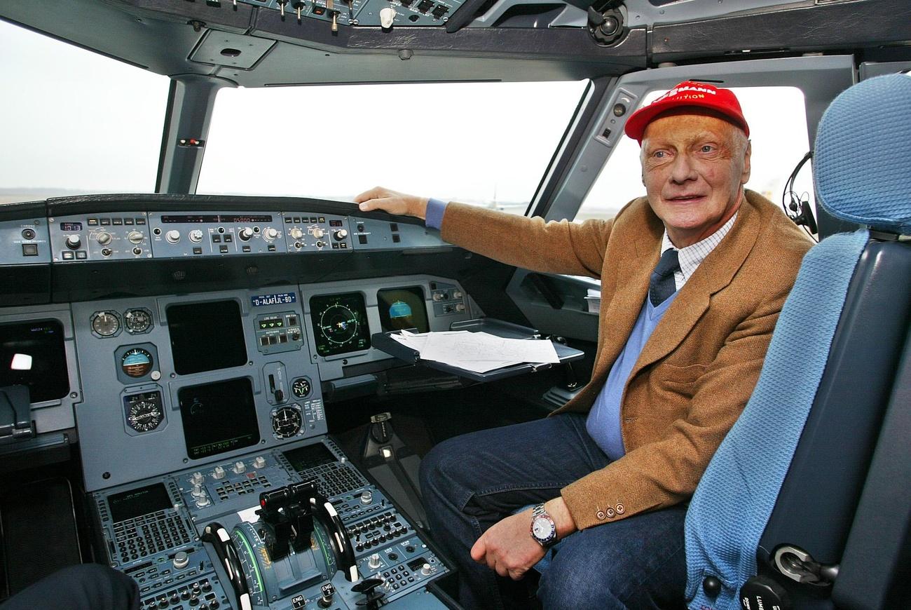 Niki lauda nel cockpit di un aereo