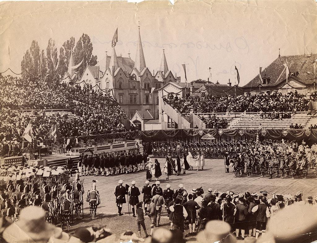 1889年的首场演出的加冕典礼