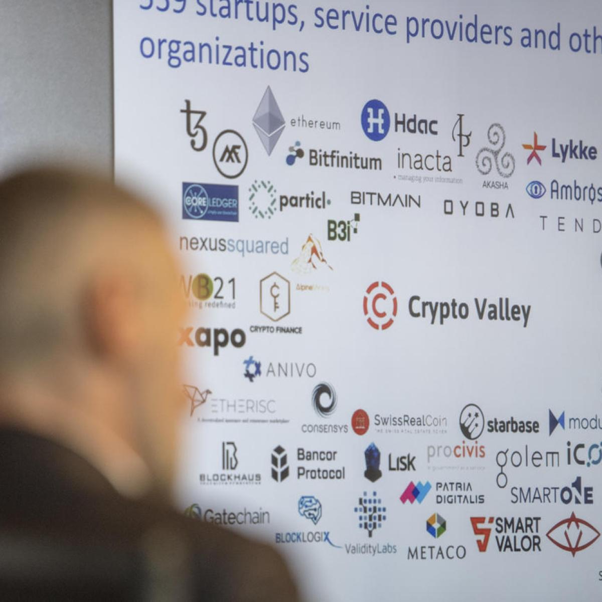 Dunkle Wolken über dem Zuger Crypto-Valley - SWI swissinfo.ch