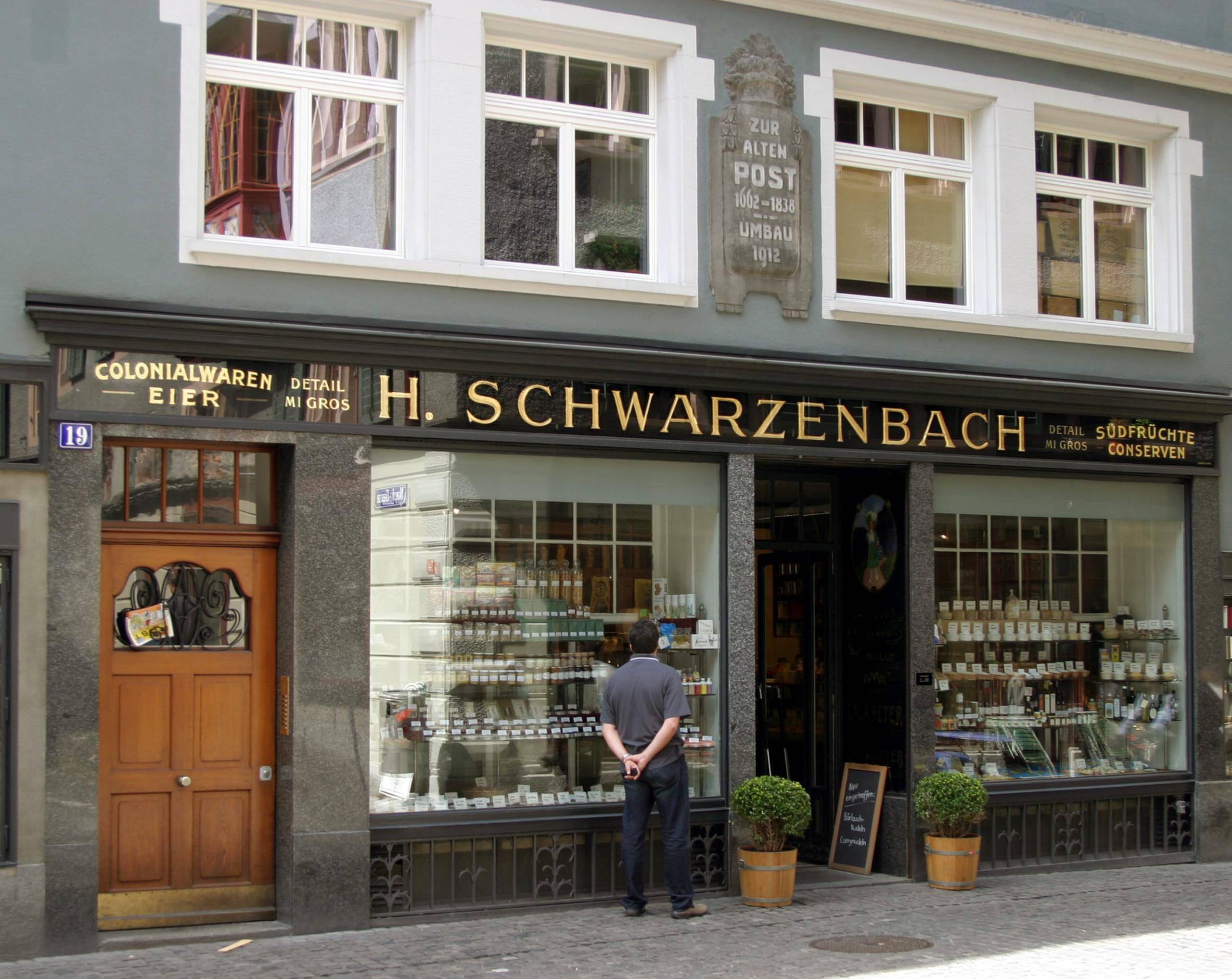 Fachada da loja Schwarzenbach, em Zurique