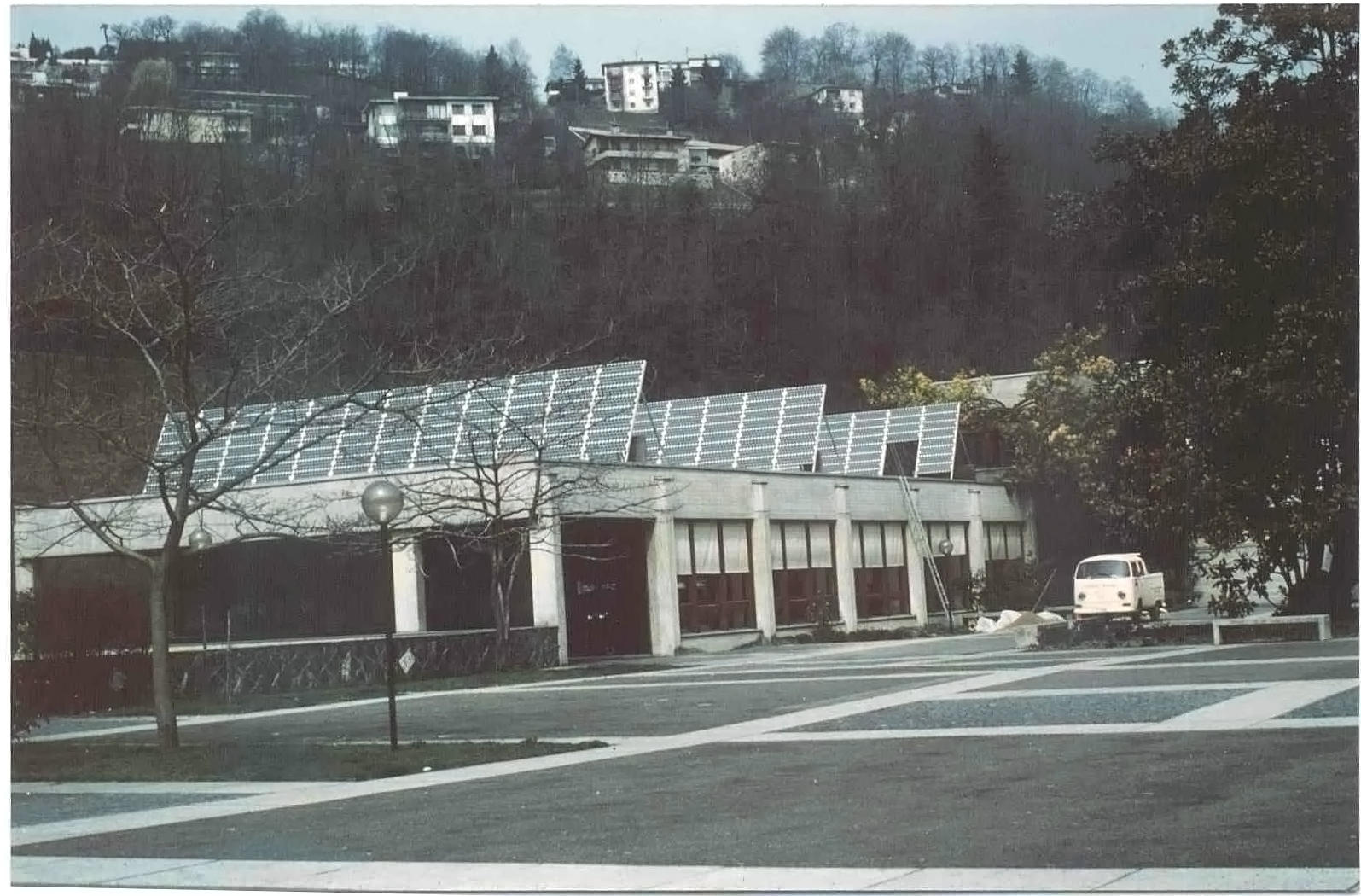 Des panneaux solaires sur un toit