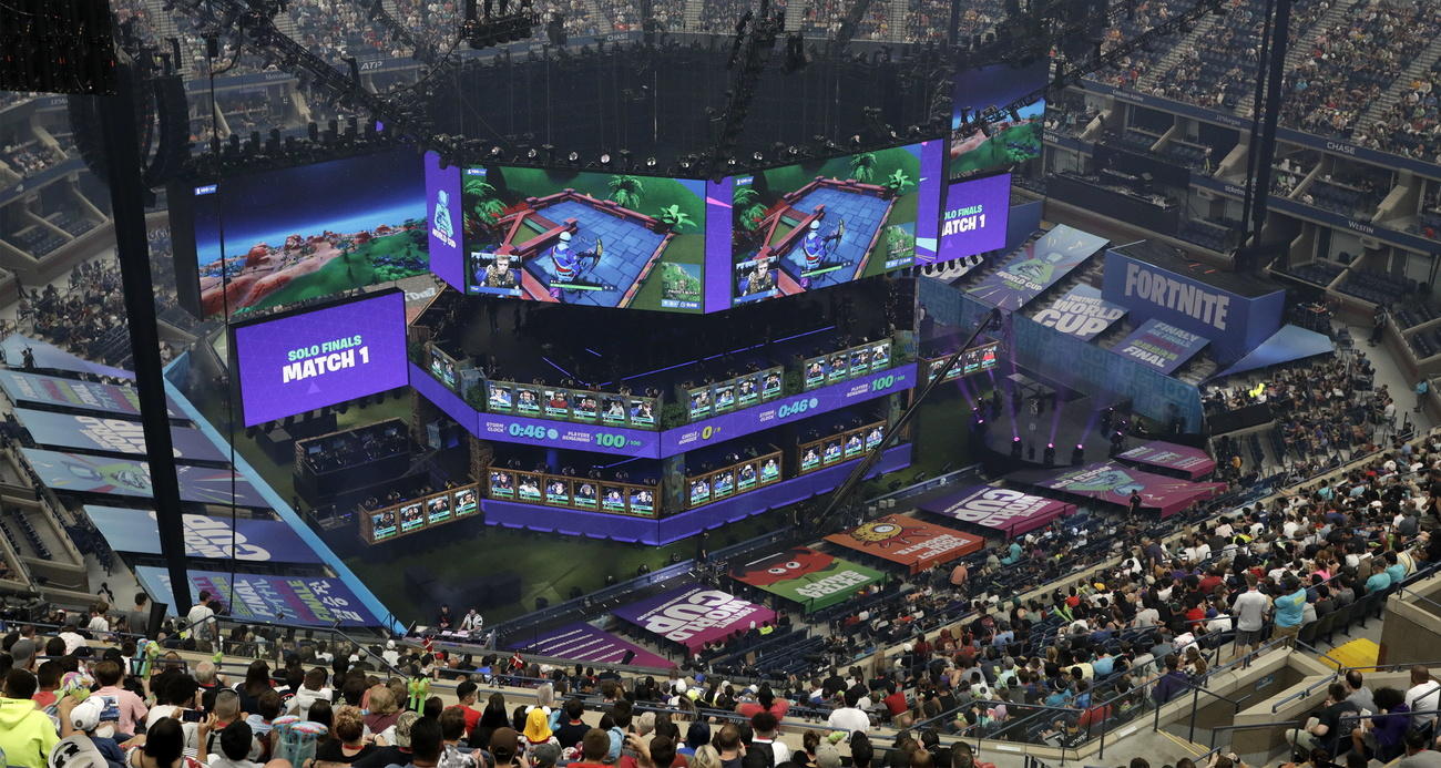 stadio con enormi schermi led