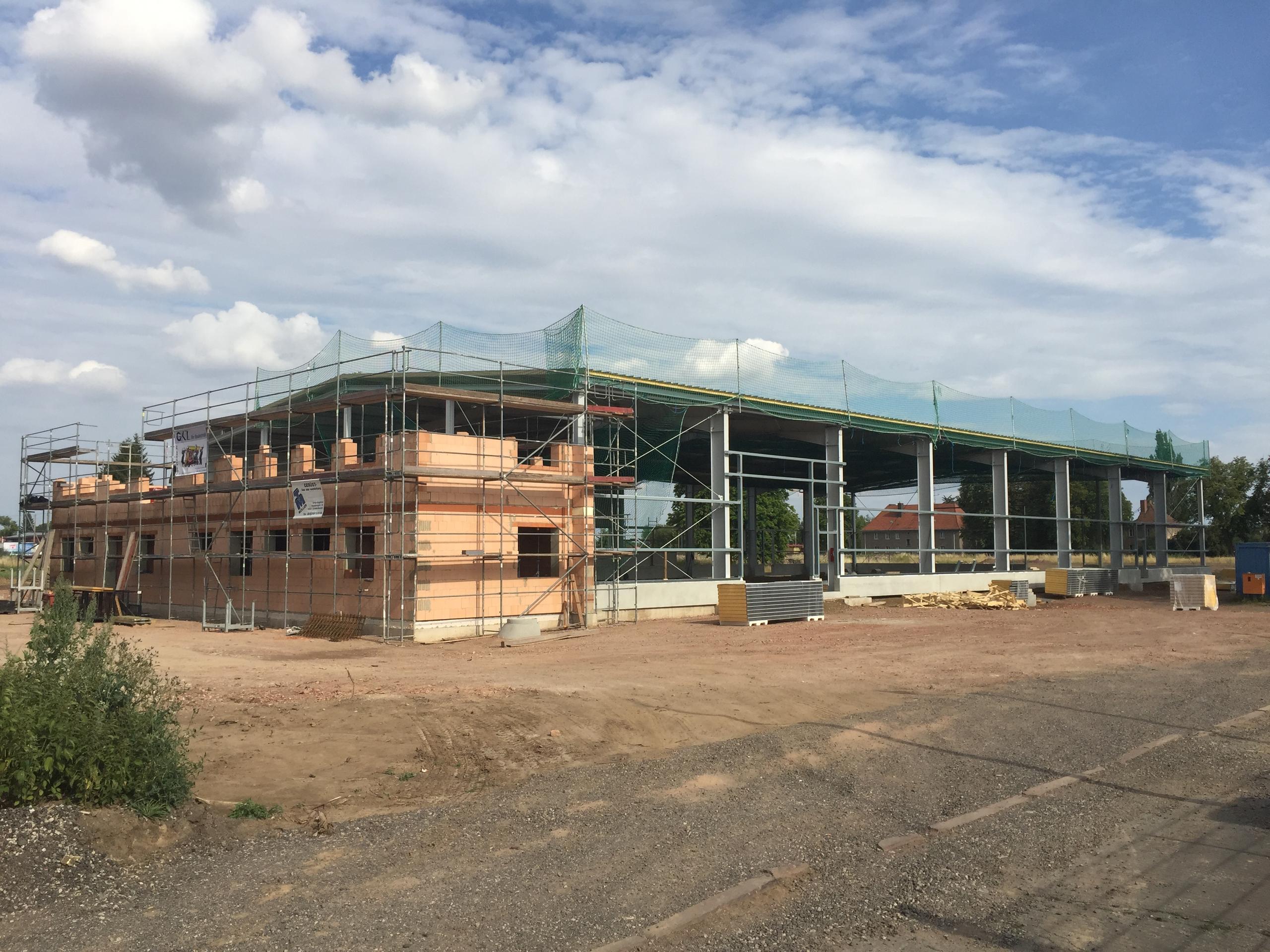 Neubau einer Produktionshalle der Firma Swissplast in Gotha