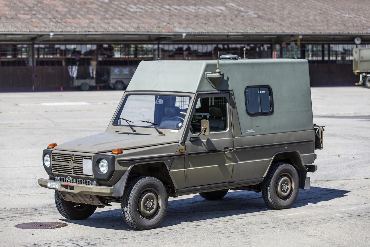 Un veicolo militare Puch analogo a quello precipitato sul Passo del Susten.