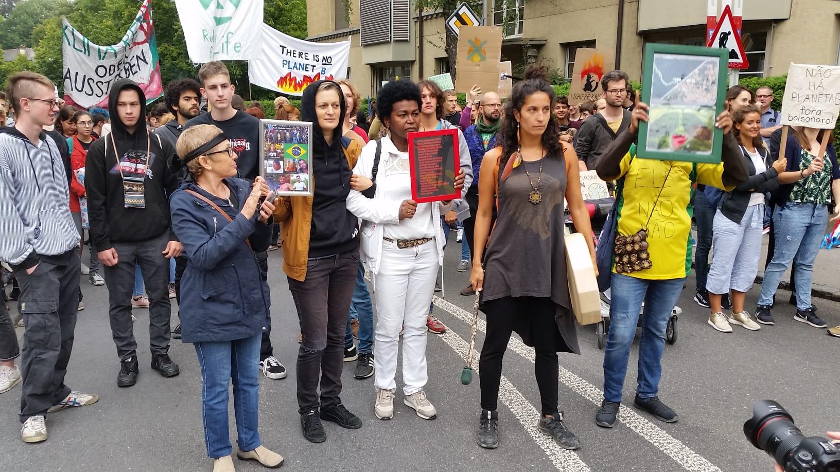 manifestantes en Berna