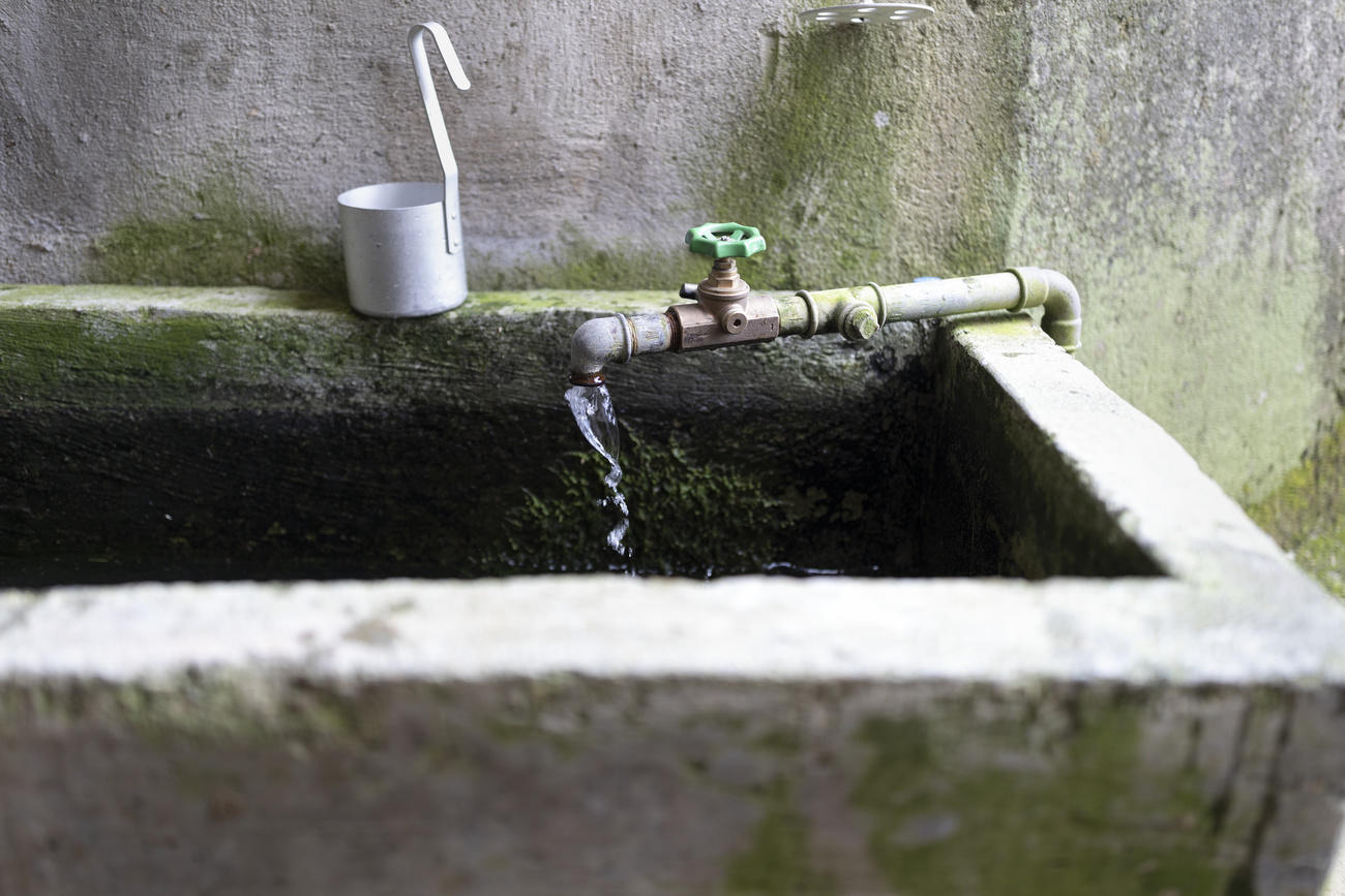Water tap